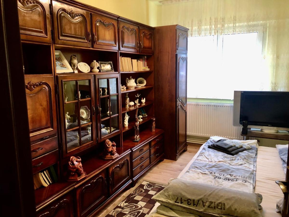 La Symo Apartament Straja Lupeni Lupény Kültér fotó